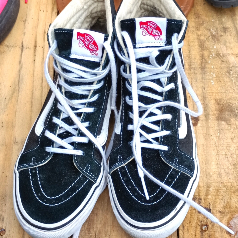 Vans ankle top skate shoes